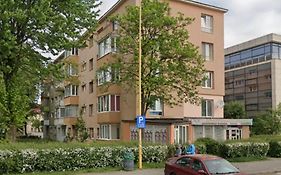 Lillia House